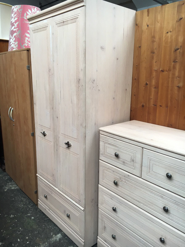 Second hand bedroom on sale sets
